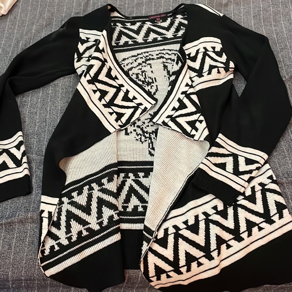 Material Girl Tiger Cardigan - Picture 3 of 5